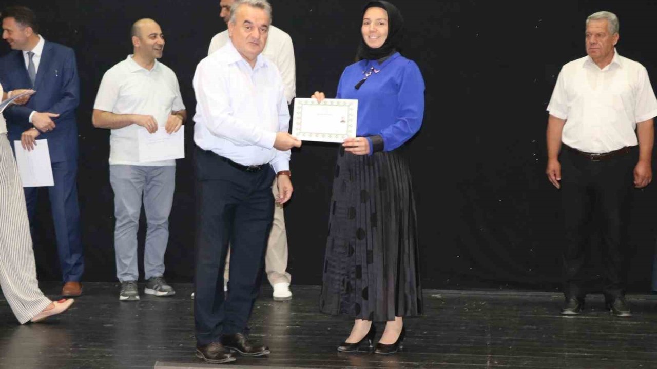 Bozüyük’te öğretmenlere başarı belgesi