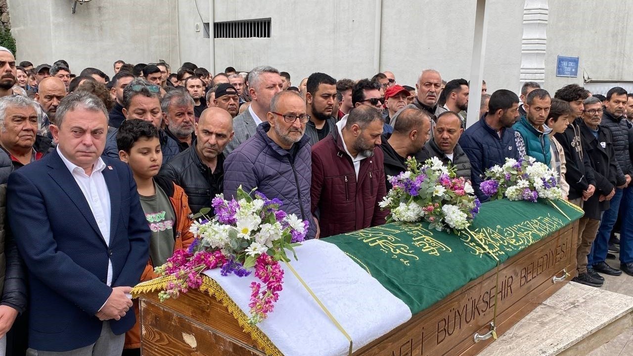 Kıvanç’ın annesi oğluyla son dansını paylaştı