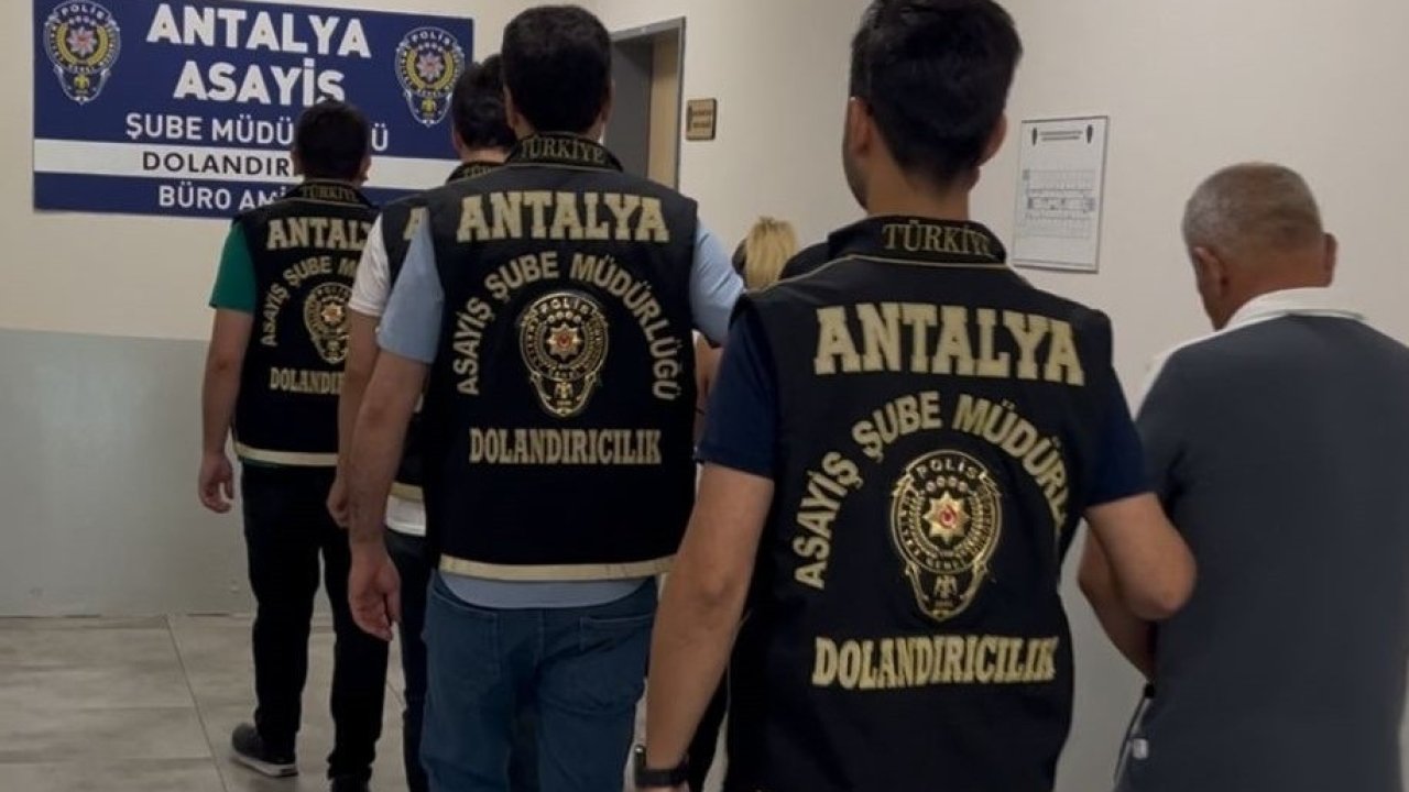 Antalya’da sahte altınla kuyumcuları dolandıran 4 şüpheli yakalandı