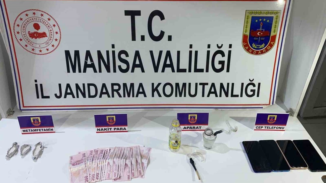 Sarıgöl’de jandarmadan uyuşturucu operasyonu: 3 gözaltı, 2 tutuklama
