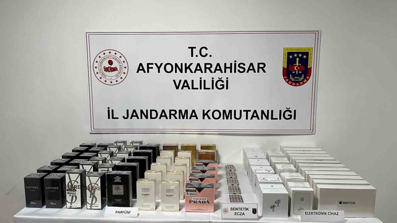 Kaçak elektronik ürün satan şahıs uyuşturucu ile yakalandı