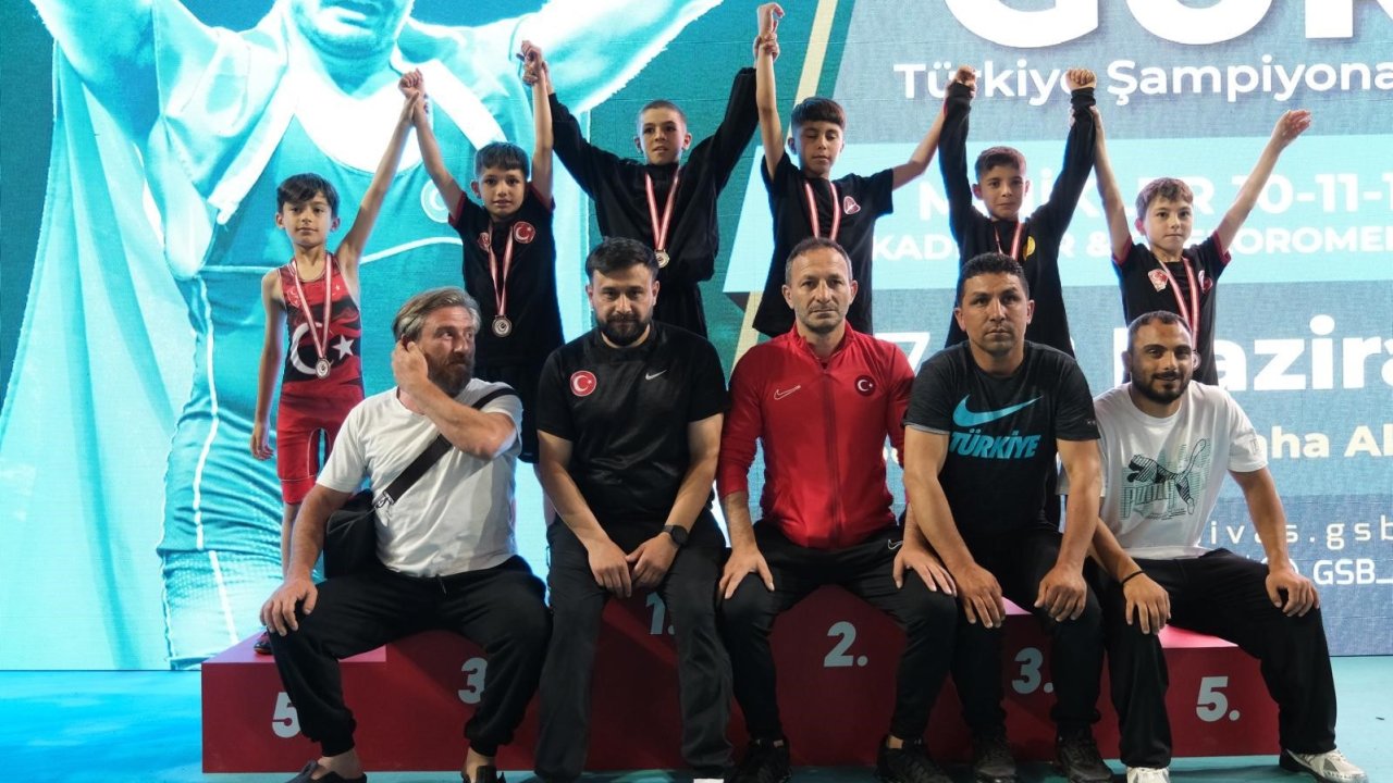 Serbest Güreş Türkiye Şampiyonasında Bilecikli sporcuları büyük başarılara ulaştı