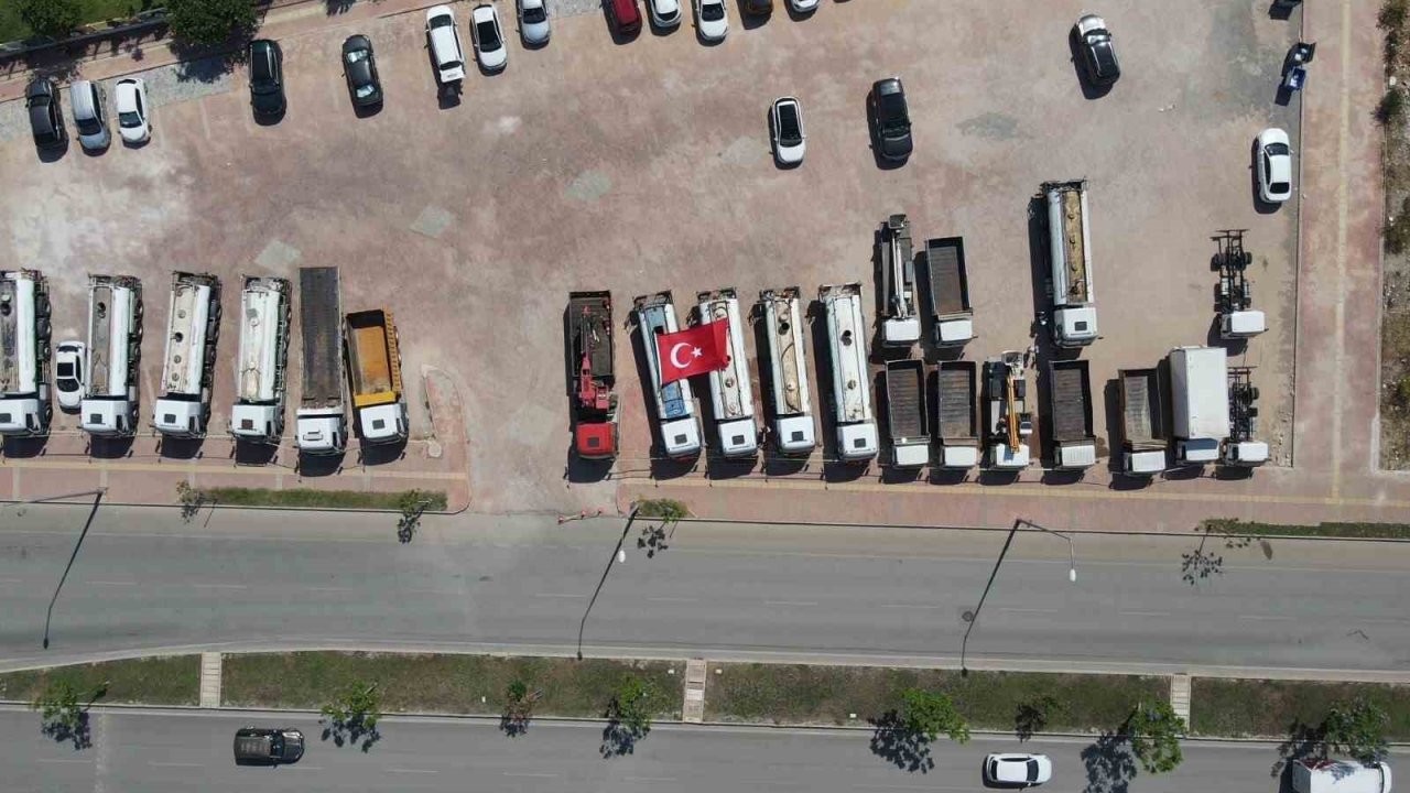 Antalya’da sahte belgelerle tescil edilen 22 araç muhafaza altına alındı