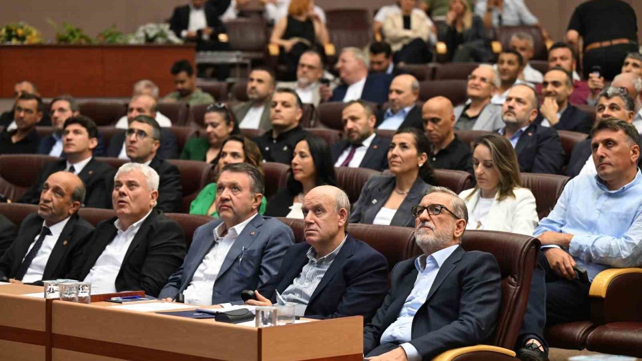 Başkan Burkay: "İş dünyasının önünü açacak projeleri üretmek zorundayız"