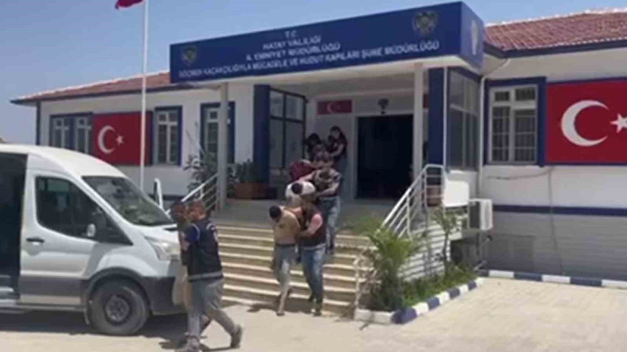 Şüphe uyandırmamak için LG logolu teknik servis aracıyla göçmen kaçırırken yakalandılar