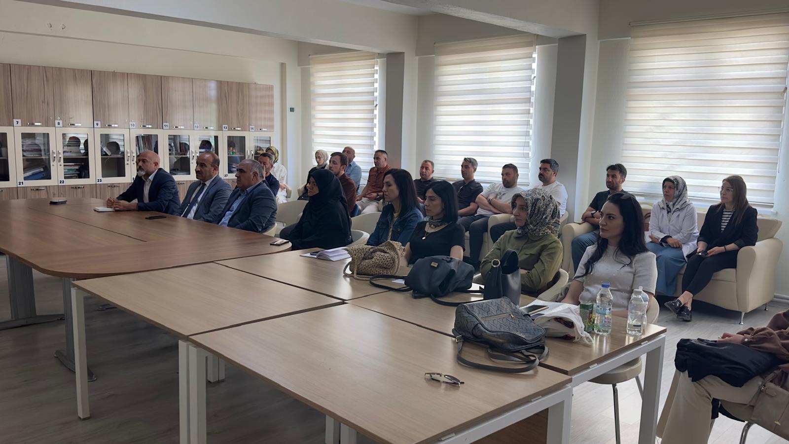 Kars’ta Öğretmenler İçin Mesleki Çalışma Programı Başladı