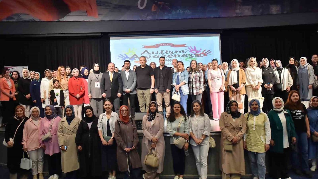 Otizm farkındalık eğitimi yoğun ilgi gördü