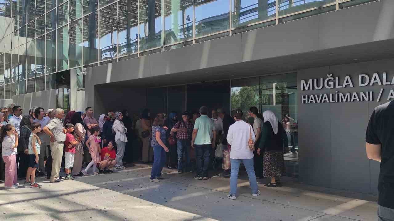 Muğla hacıları yurda döndü