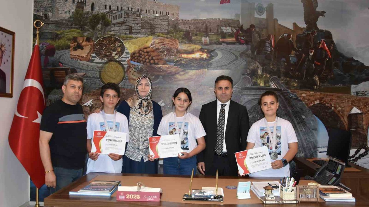 Sabancı Ortaokulu öğrencilerinden TÜBİTAK’ta büyük başarı