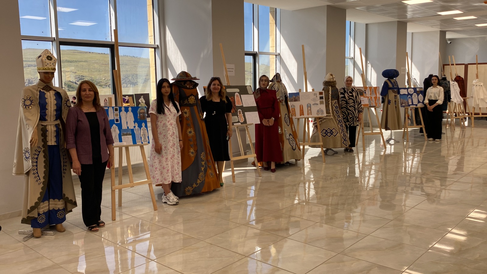 KAÜ Güzel Sanatlar Meslek Yüksekokulu mezuniyet sergisi göz kamaştırdı!