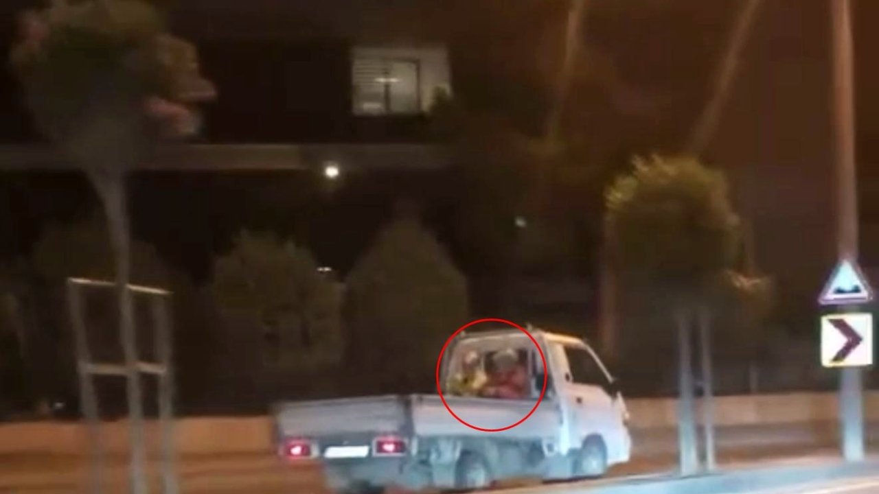 Şehrin göbeğinde "pes" dedirten kural ihlali: Kasasında yolcu taşıyarak ters şeritten ilerledi