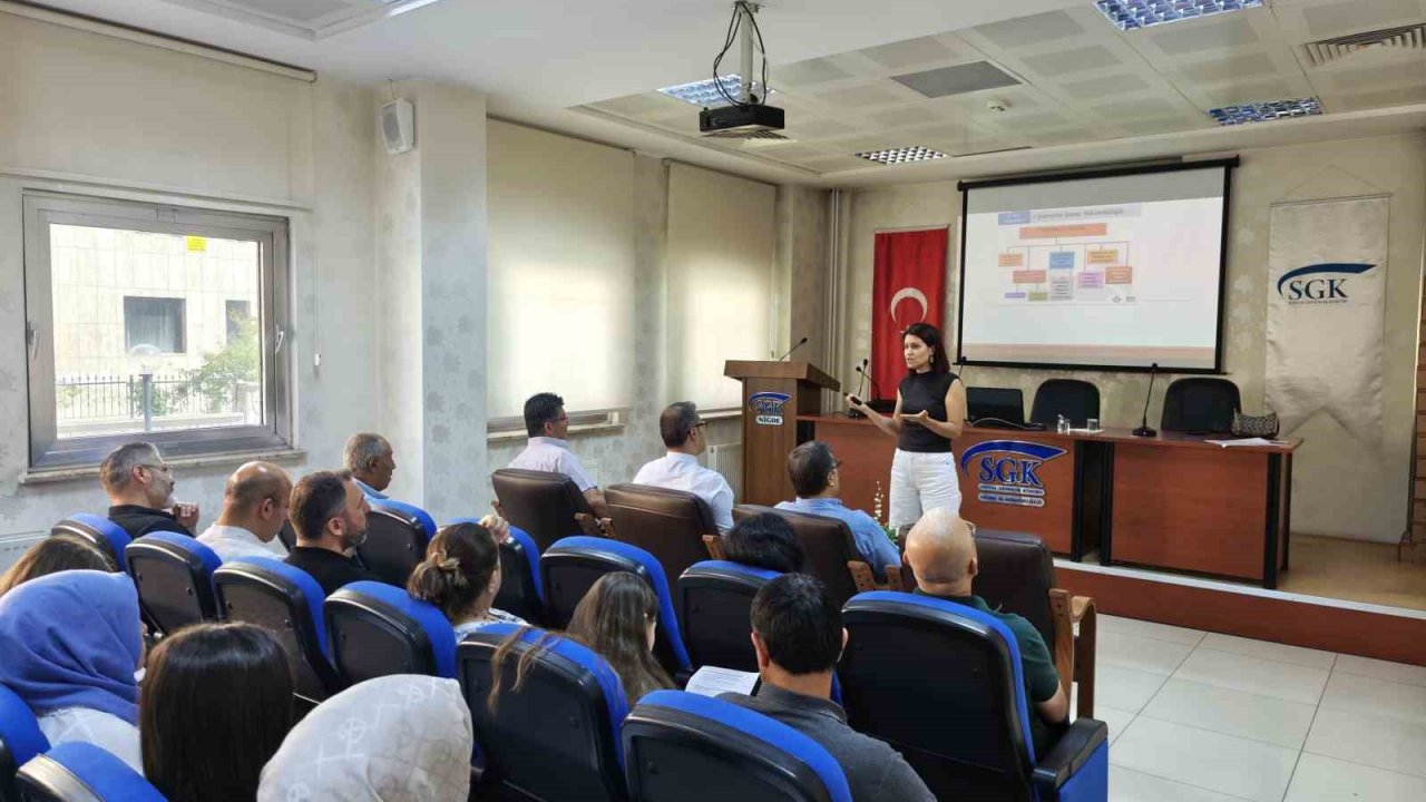 Niğde SGK personeline iş sağlığı ve güvenliği eğitimi verildi