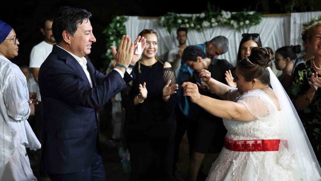 Başkan Aras, Nilay’ın gelinlik hayaline ortak oldu