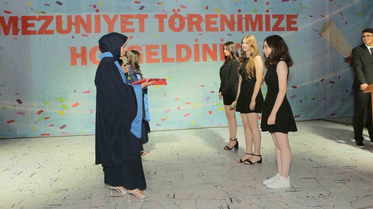 Balıkesir FEKAL’de mezuniyet sevinci