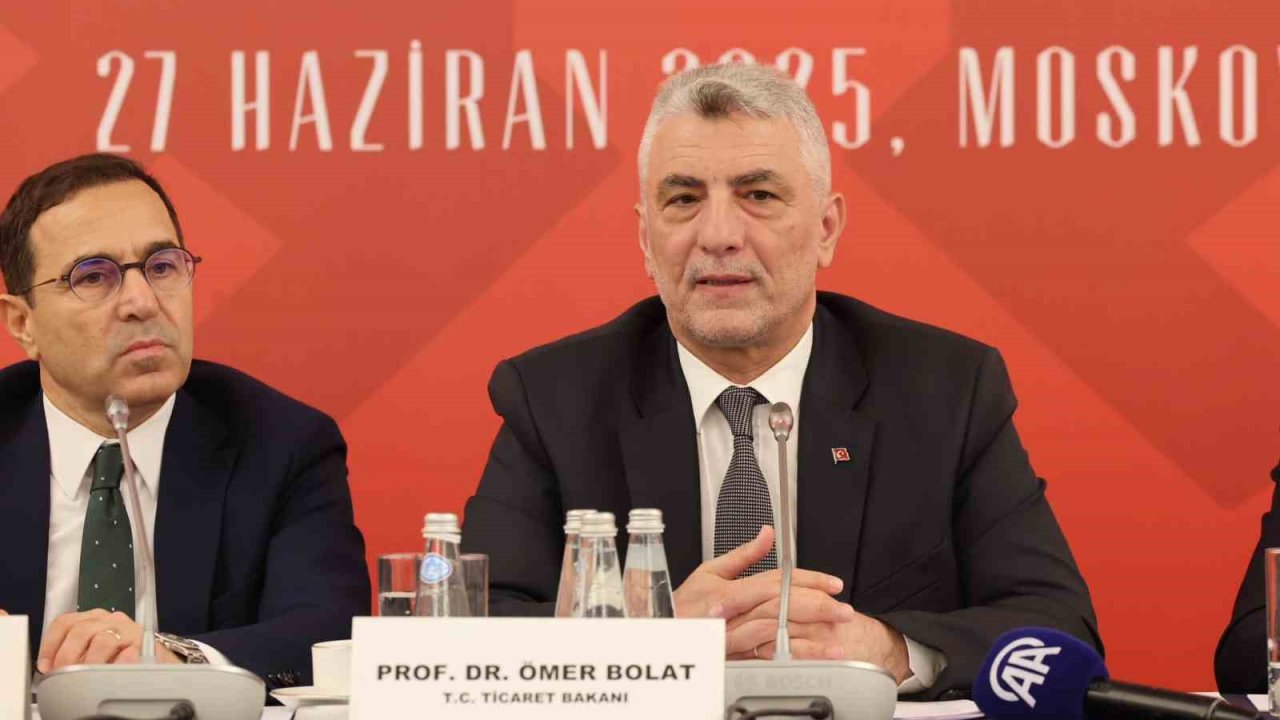 Bakan Bolat, Rusya’da Türk işadamlarıyla bir araya geldi