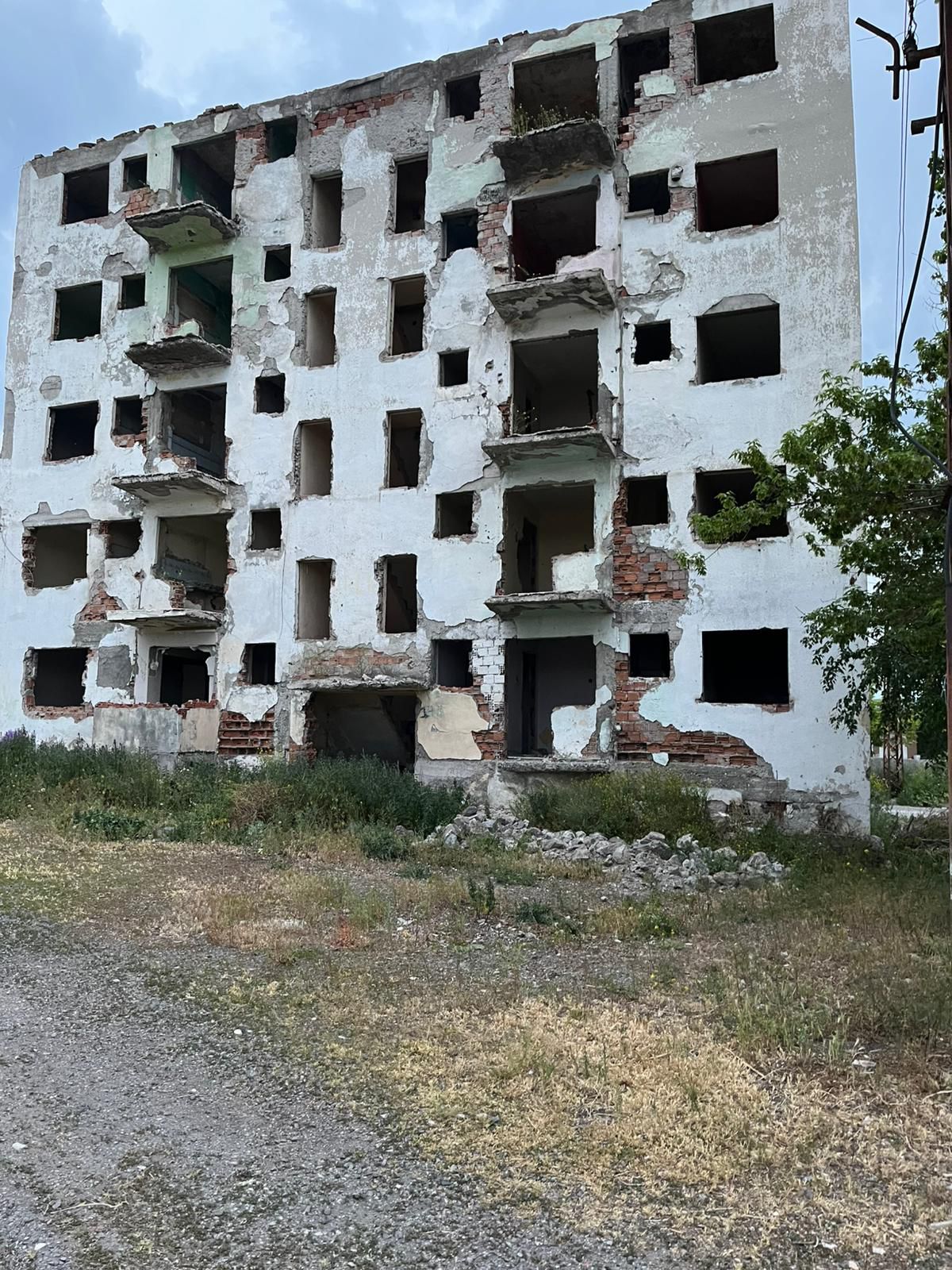 Halitpaşa’da Terk Edilmiş Lojmanlar, TOKİ Umudu Bekliyor