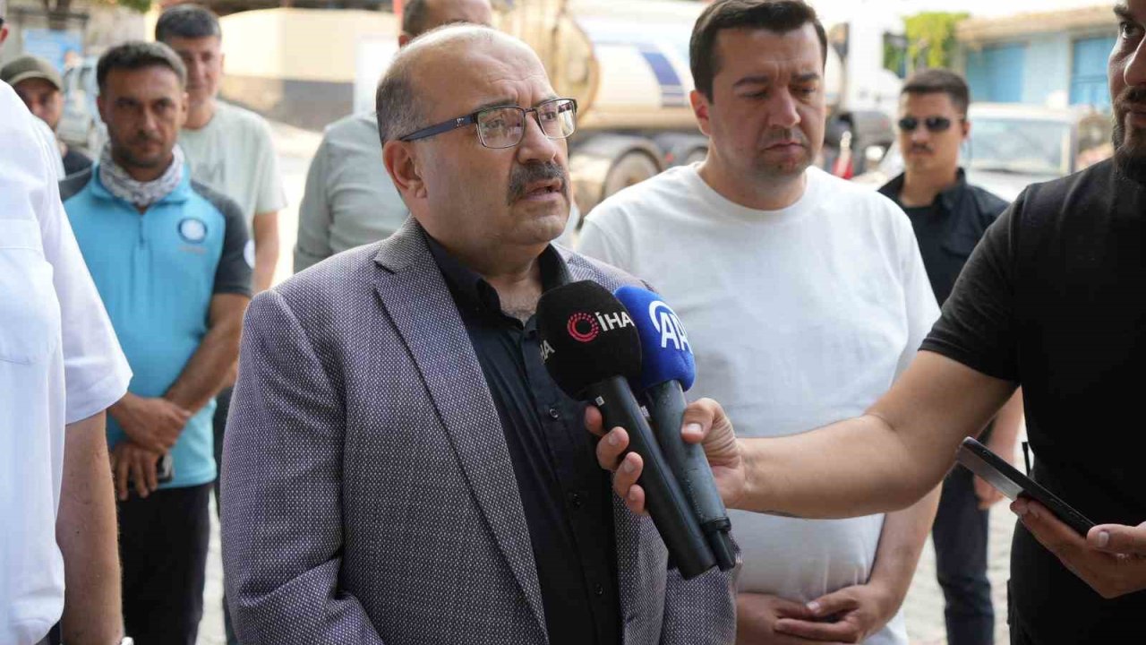 Balıkesir Valisi Ustaoğlu: "Üç ilçemizde 4 mahallede yangınlarla mücadelemiz sürüyor"