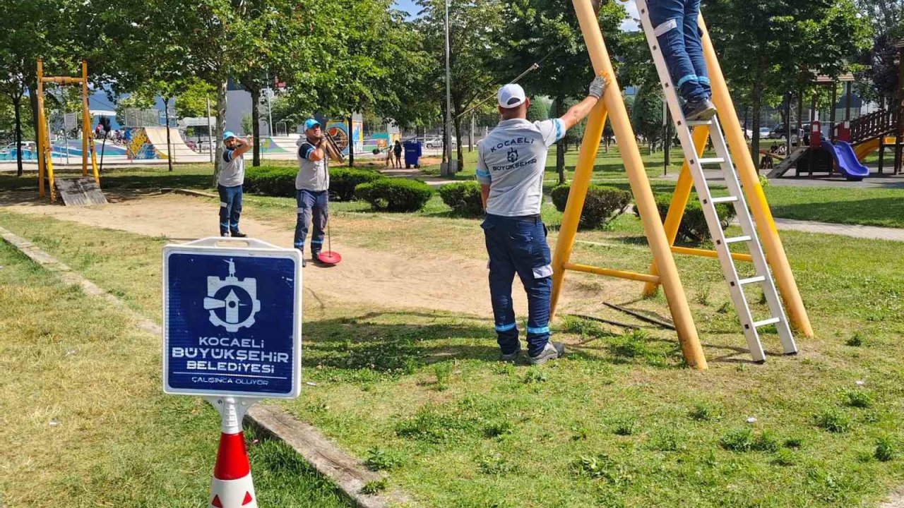 Oyun alanlarında bakım ve yenileme yapılıyor