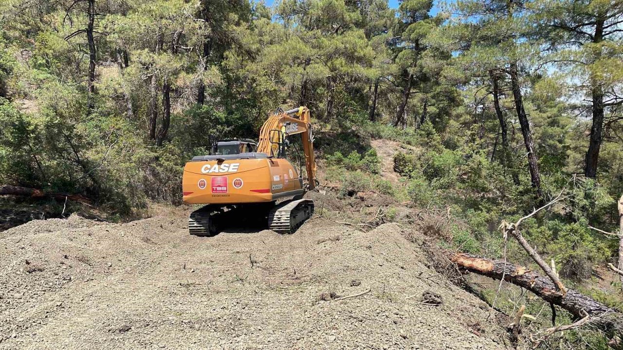 Bilecik Belediyesi ekipleri yangın söndürme çalışmalarında seferber oldu