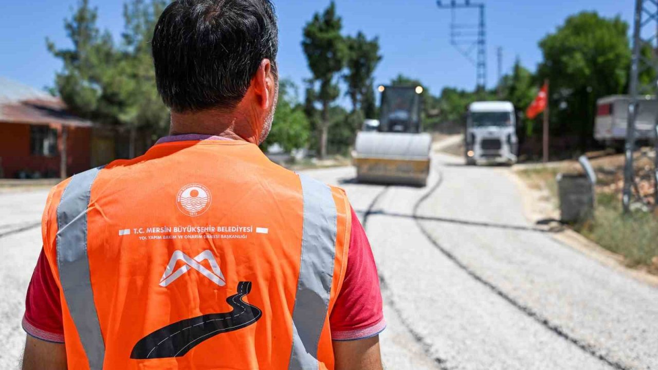 Erdemli kırsalındaki yollar yenileniyor