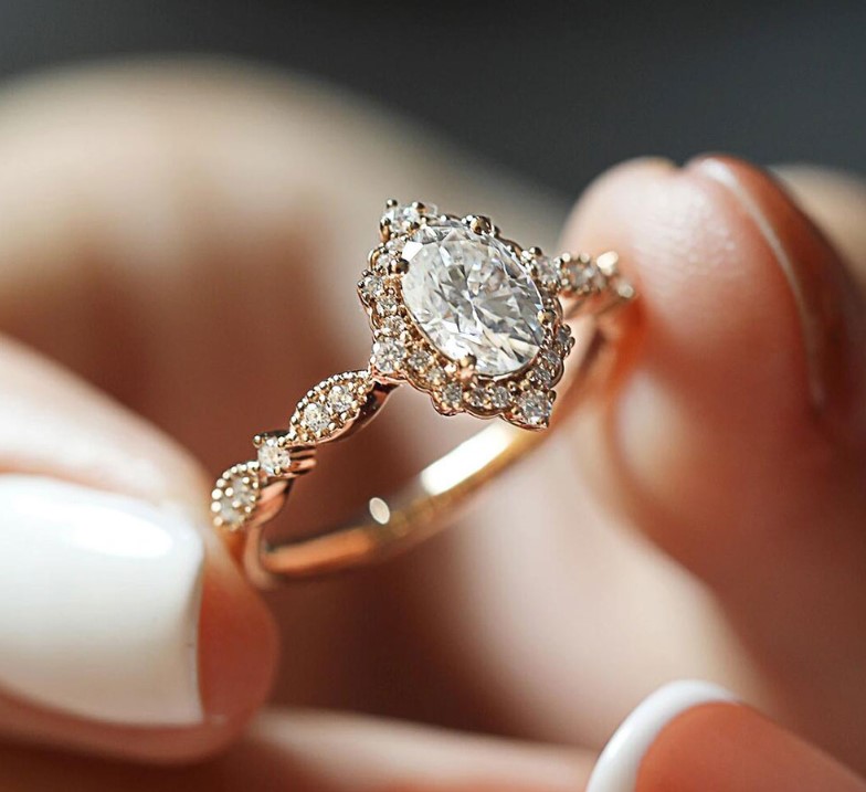 Arya Pırlanta: Seçkin Tasarımlar ile Göz Alıcı Bir Görünüme Ulaşın