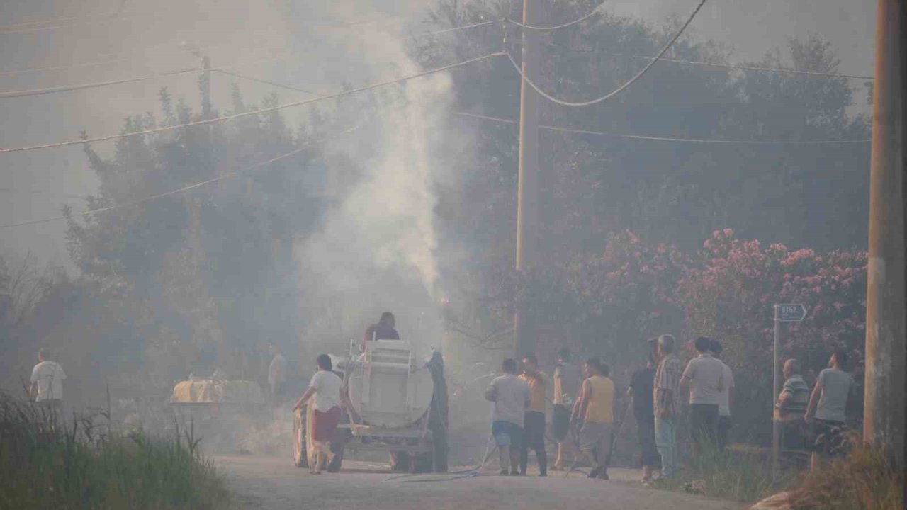 Antalya’da iki noktada çıkan orman yangını kontrol altına alındı