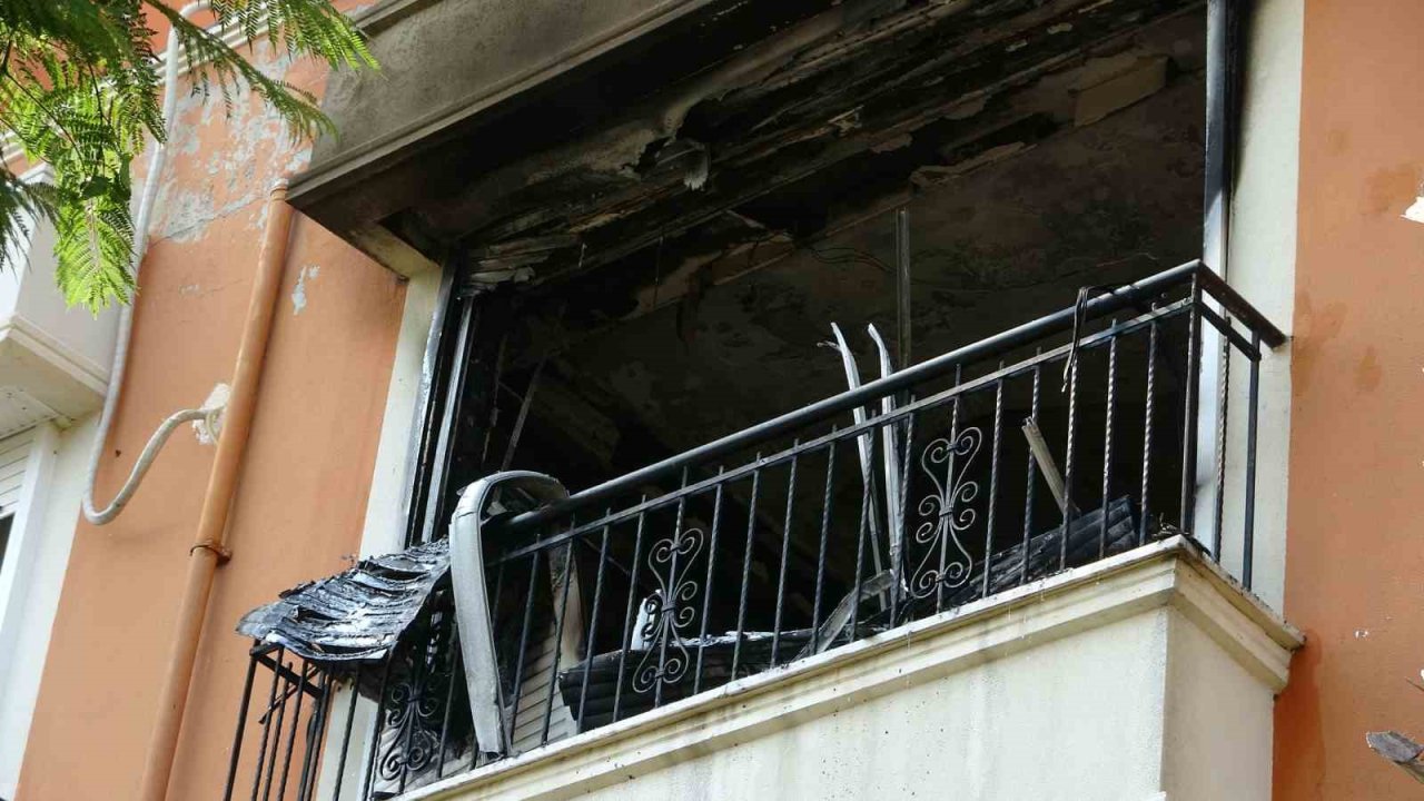 İsviçre’den tatil için geldikleri evleri 1 saat sonra küle döndü