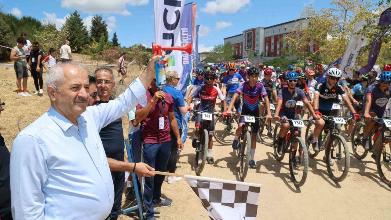 Gebze Uluslararası Dağ Bisikleti Kupası ilgi gördü