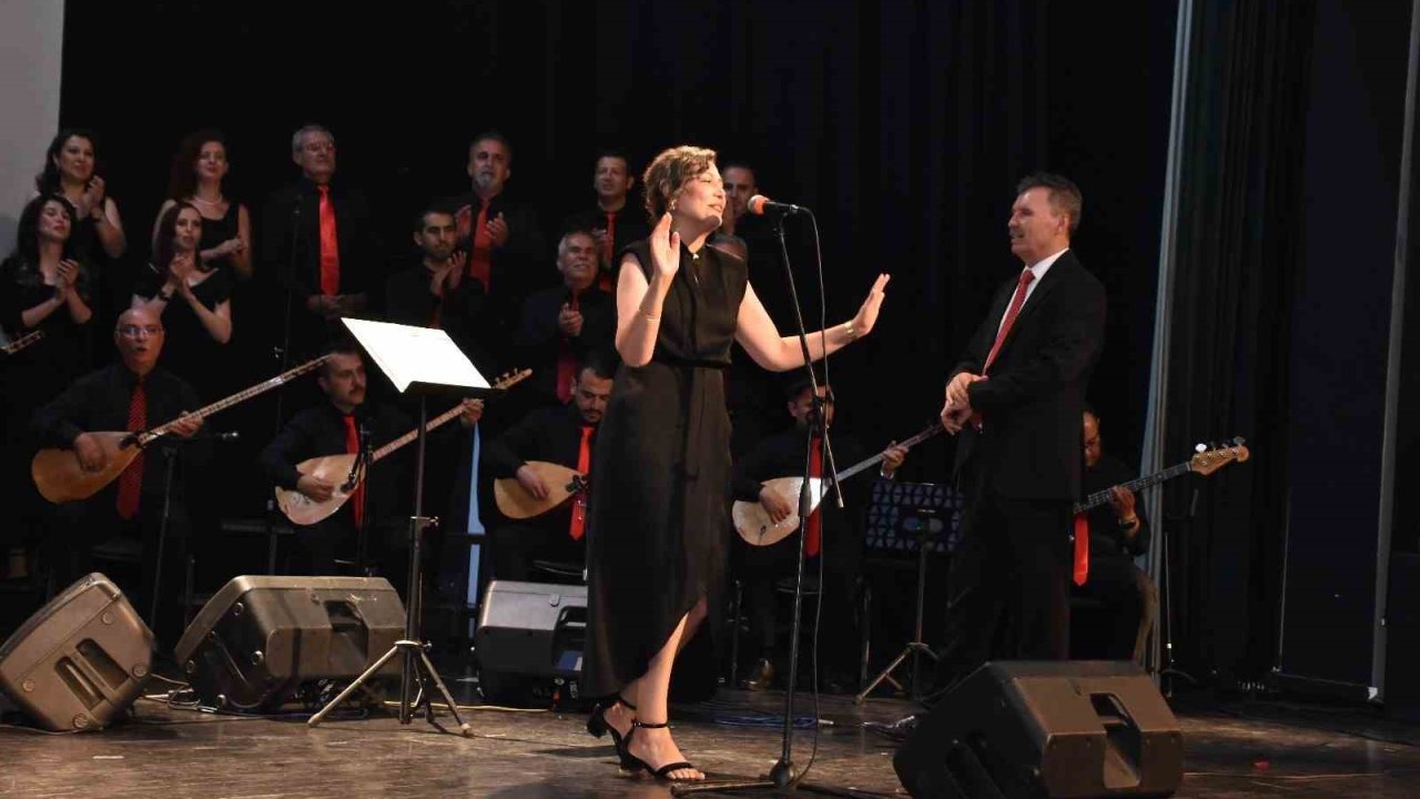 Telden Dile Türk Halk Müziği Öğretmenler Korosu sezon sonu konseri