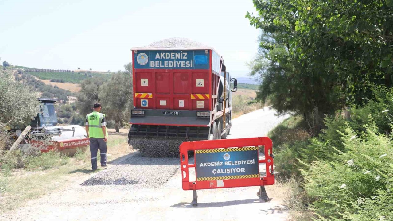 Akdeniz’de tarım yolları yenileniyor