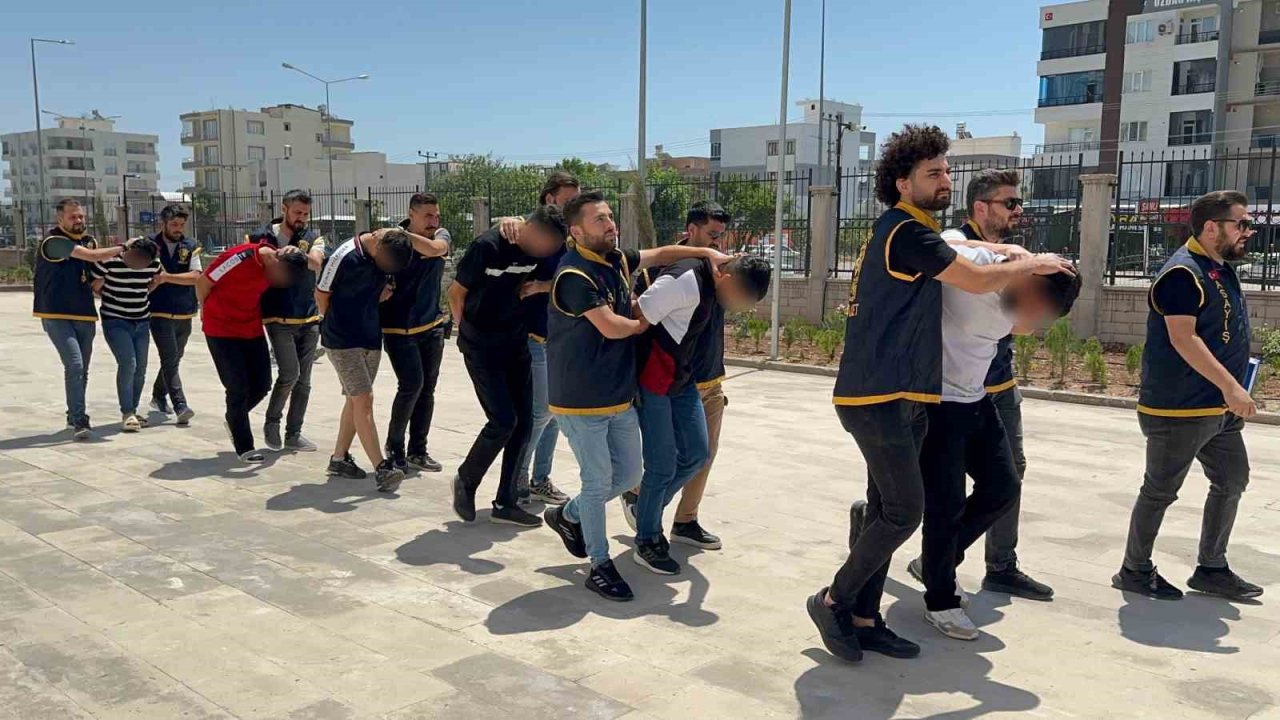 Ünlü sanatçının oğlunu öldürdüğü iddia edilen 6 şüpheli adliyeye sevk edildi