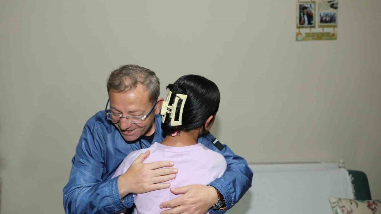 Vali Polat’tan Türkiye 2’incisi öğrenciye ziyaret