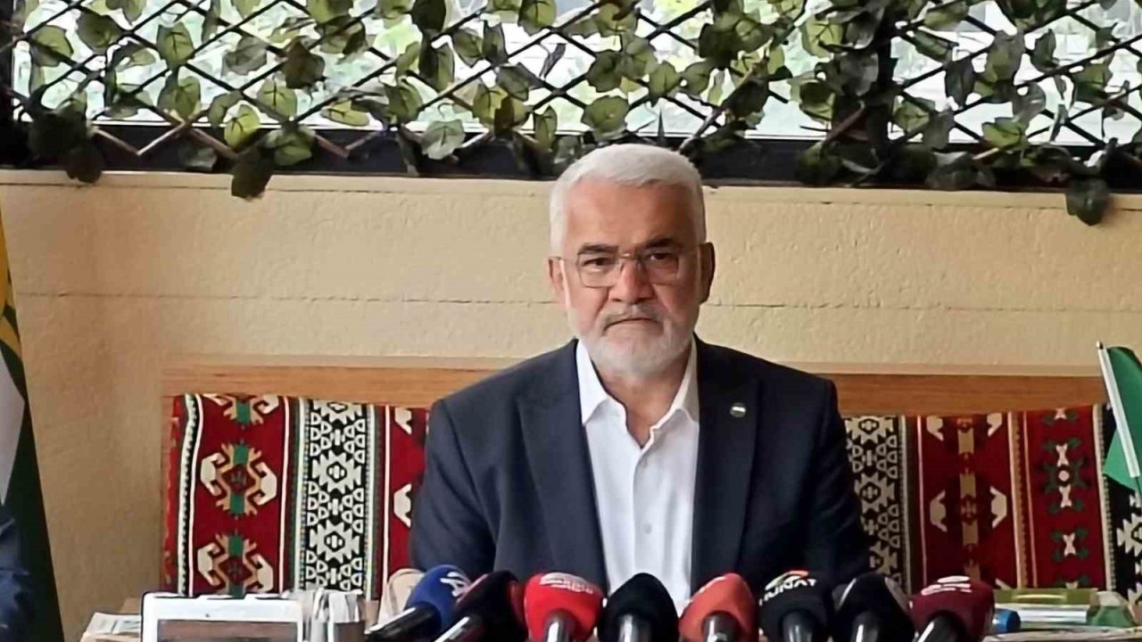 HÜDA PAR Genel Başkanı Yapıcıoğlu: "Yeni anayasa mecliste onaylansa dahi referanduma götürülmelidir"