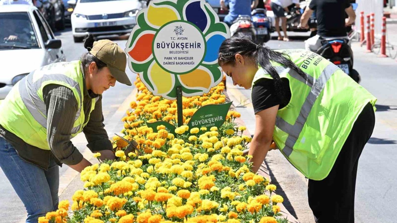 Aydın Büyükşehir’den Nazilli’de temizlik ve peyzaj çalışması