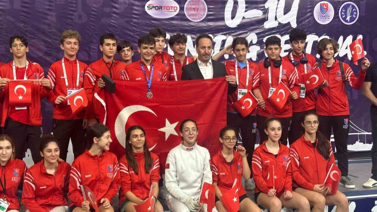 Eskrimde uluslararası başarı: Semi Mermutoğlu’ndan gümüş madalya