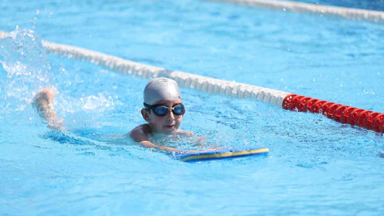 Büyükşehir Yaz Spor Okulları’nda eğitimler başladı