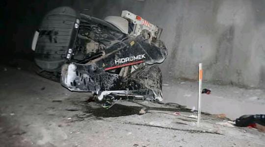 Kars-Arpaçay Yolunda İş Makinesi Kazası