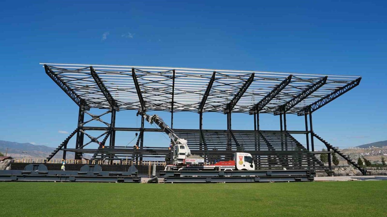 Kahramanmaraş’ın yeni futbol sahası hızla yapılıyor