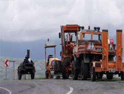 Karayolları Çıldır İlçe Yollarını Bakıma Aldı