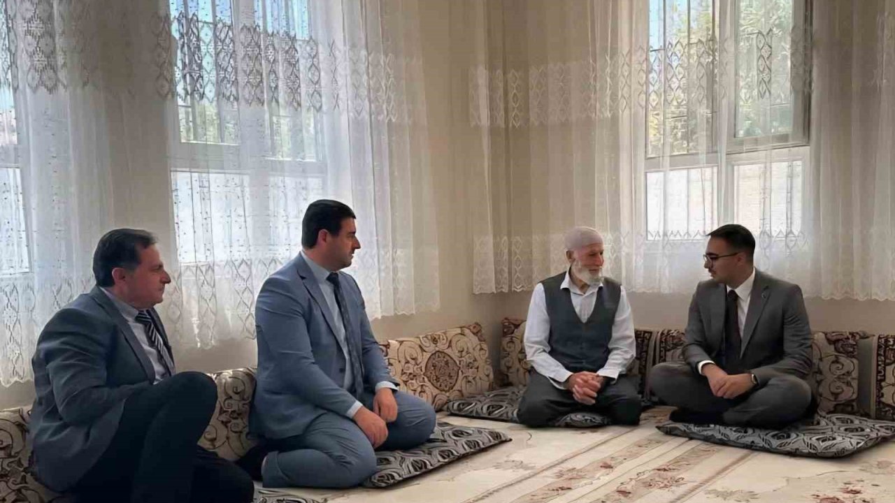 Kaymakamın ilk ziyareti şehit ailesine oldu