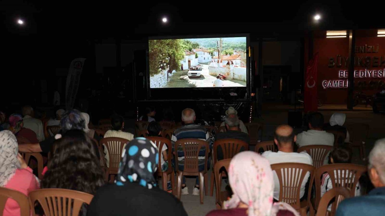 Çameli’nde sinema ve türkü dolu yaz akşamı