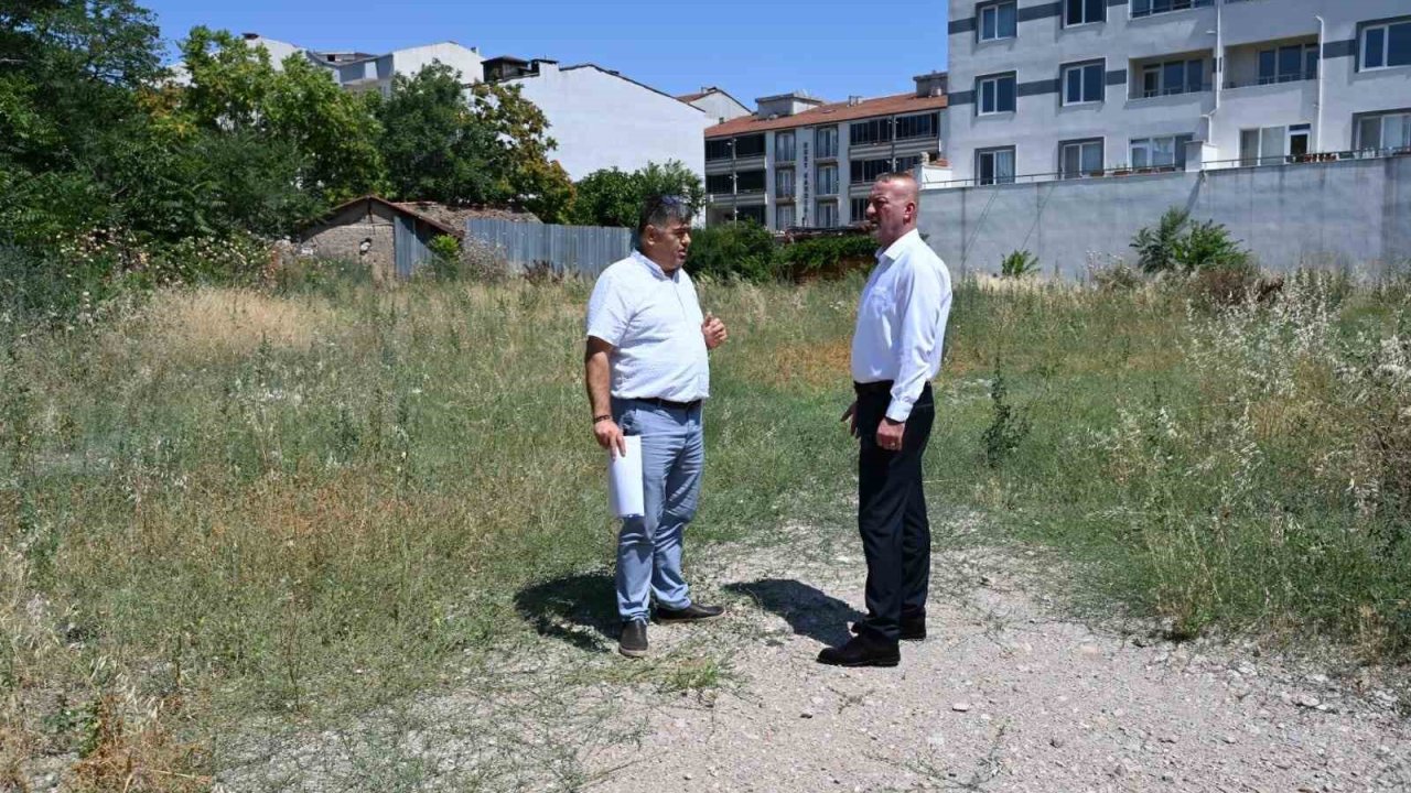 Karacabey Belediyesi’nden otopark ve çocuk parkı projesi
