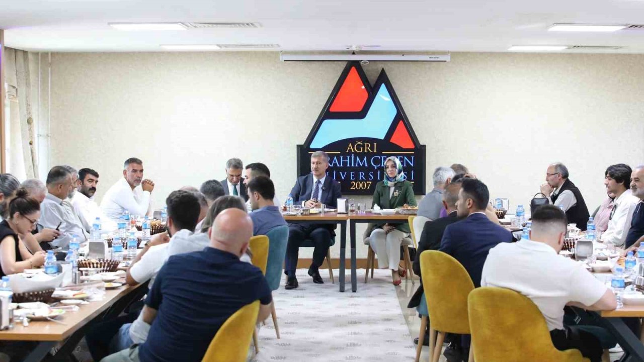 Prof. Dr. Gülçin, Basın Mensupları ile Bir Araya Geldi