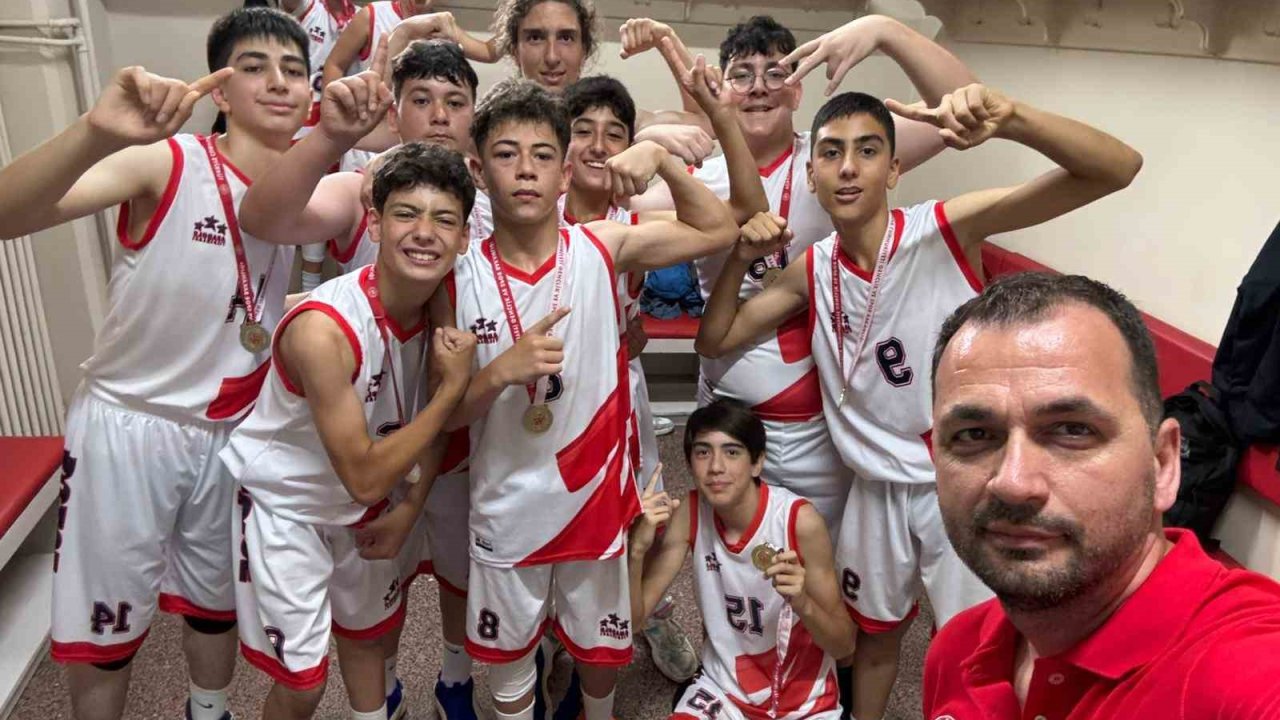 Basketbolda 2 şampiyon