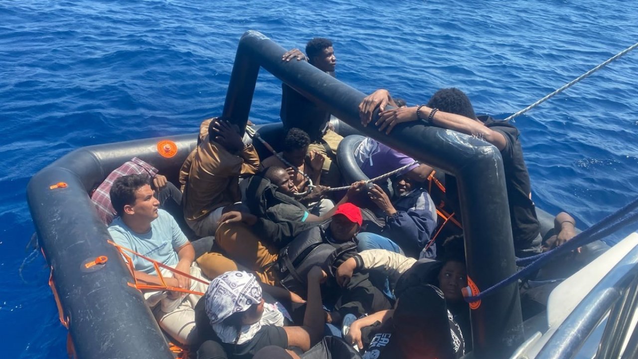 Aydın açıklarında 34 düzensiz göçmen kurtarıldı