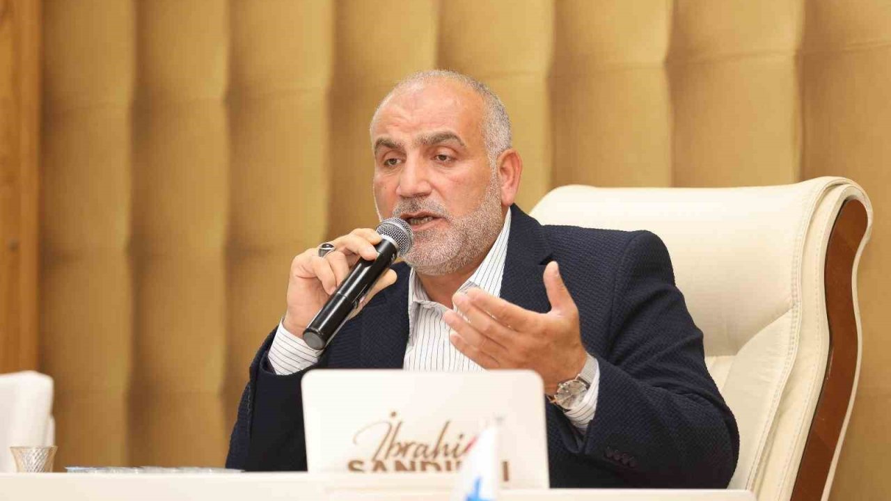 Başkan Sandıkçı: "Hz. Peygamberimizi hedef alan bu hakaret ifade özgürlüğüyle maskelenemez"