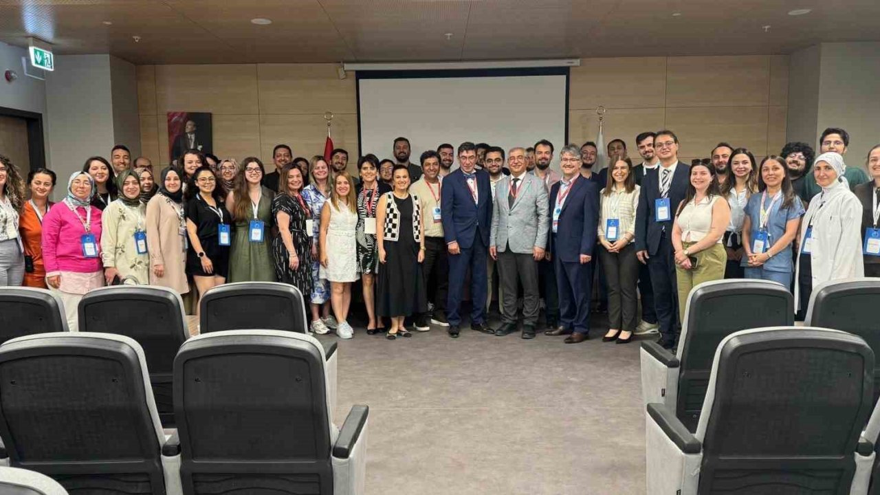 Kütahya’da "Düşük Akım Anestezi" konulu bilimsel toplantı gerçekleştirildi