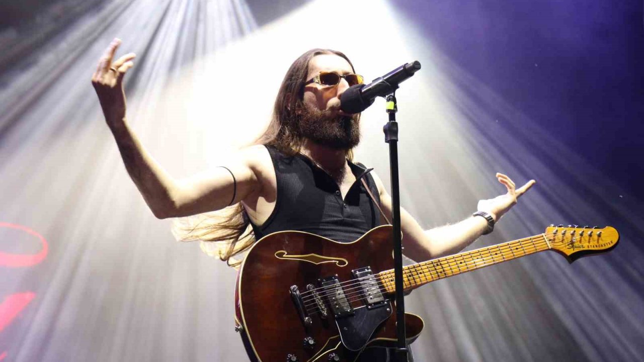 Emre Fel, DEMOT Fuarında nostaljiyi yaşattı