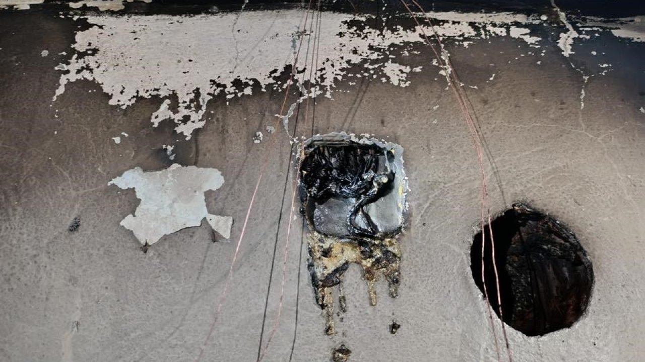 Cami lojmanında prizden yangın çıktı