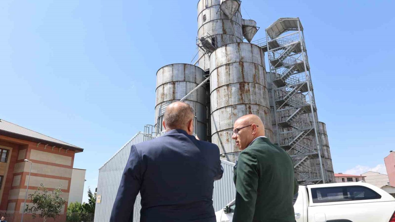 Vali Koç, Ağrı’da kurum ziyaretlerinde bulundu